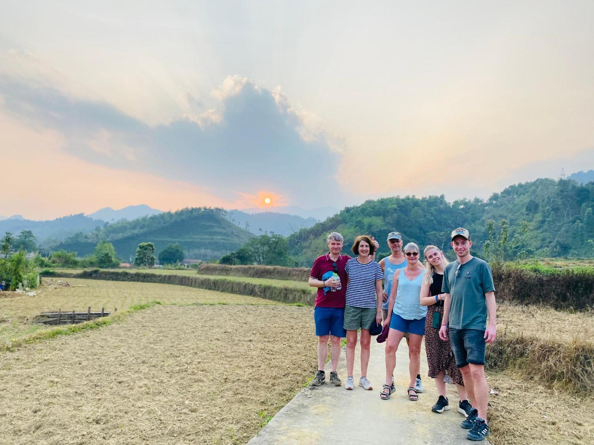 Ban Bang Ecolodge Tours & Motorbike Rental Ha Giang Exterior photo